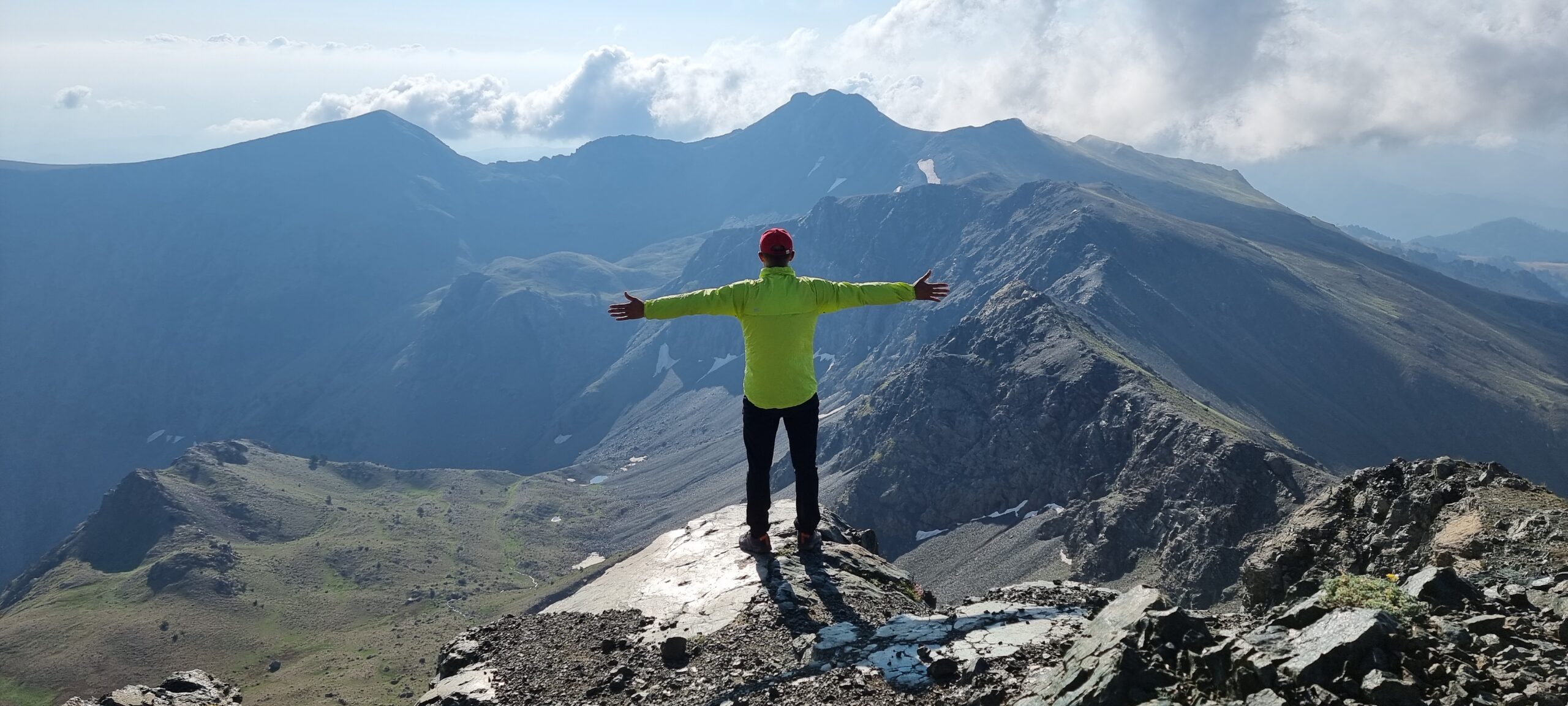Σμόλικας και Δρακόλιμνη – πεζοπορική εμπειρία Trekkers