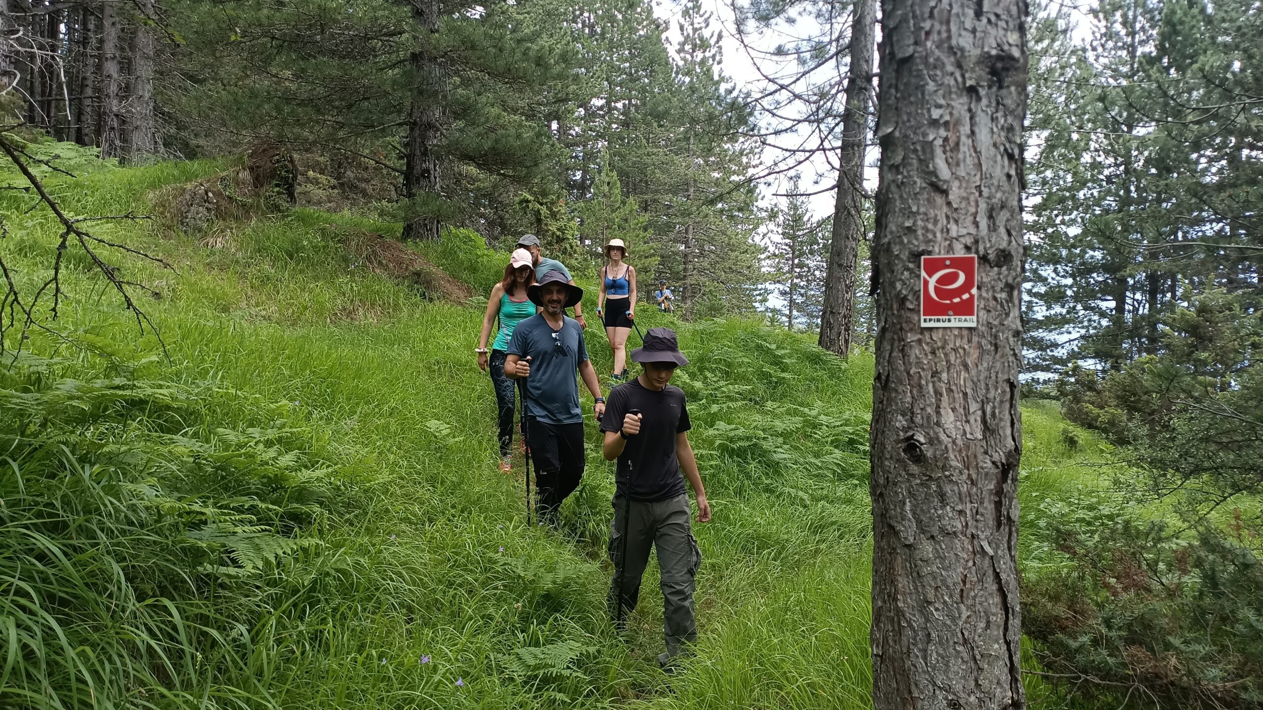 Πεζοπορική εξόρμηση στον Σμόλικα – Trekkers